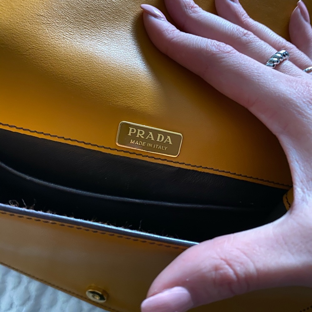 trendy PRADA bag - Picture 6 of 8